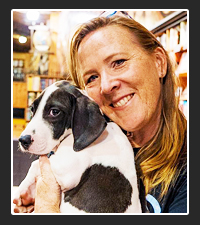 Cara Achterberg  on Pet Life Radio